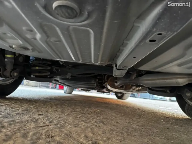 Toyota Noah 2014 · 2.0 AT