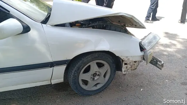 Opel Vectra A 1990 · 1.6 MT
