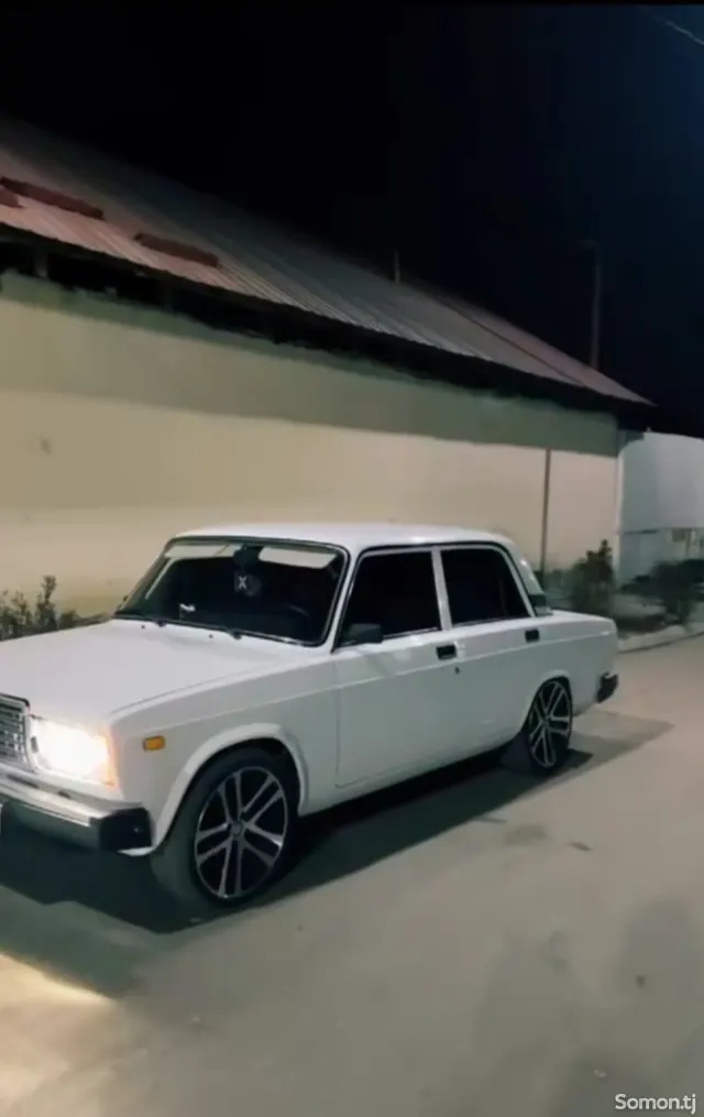 Lada (ВАЗ) 2107 2011 · 1.6 MT