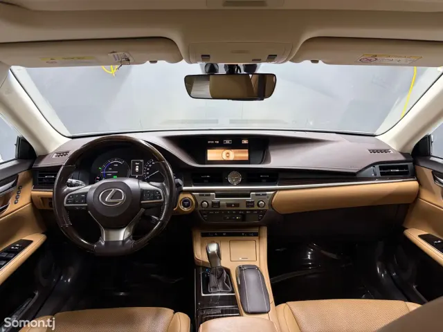 Lexus ES series 2017 · 2.5 AT