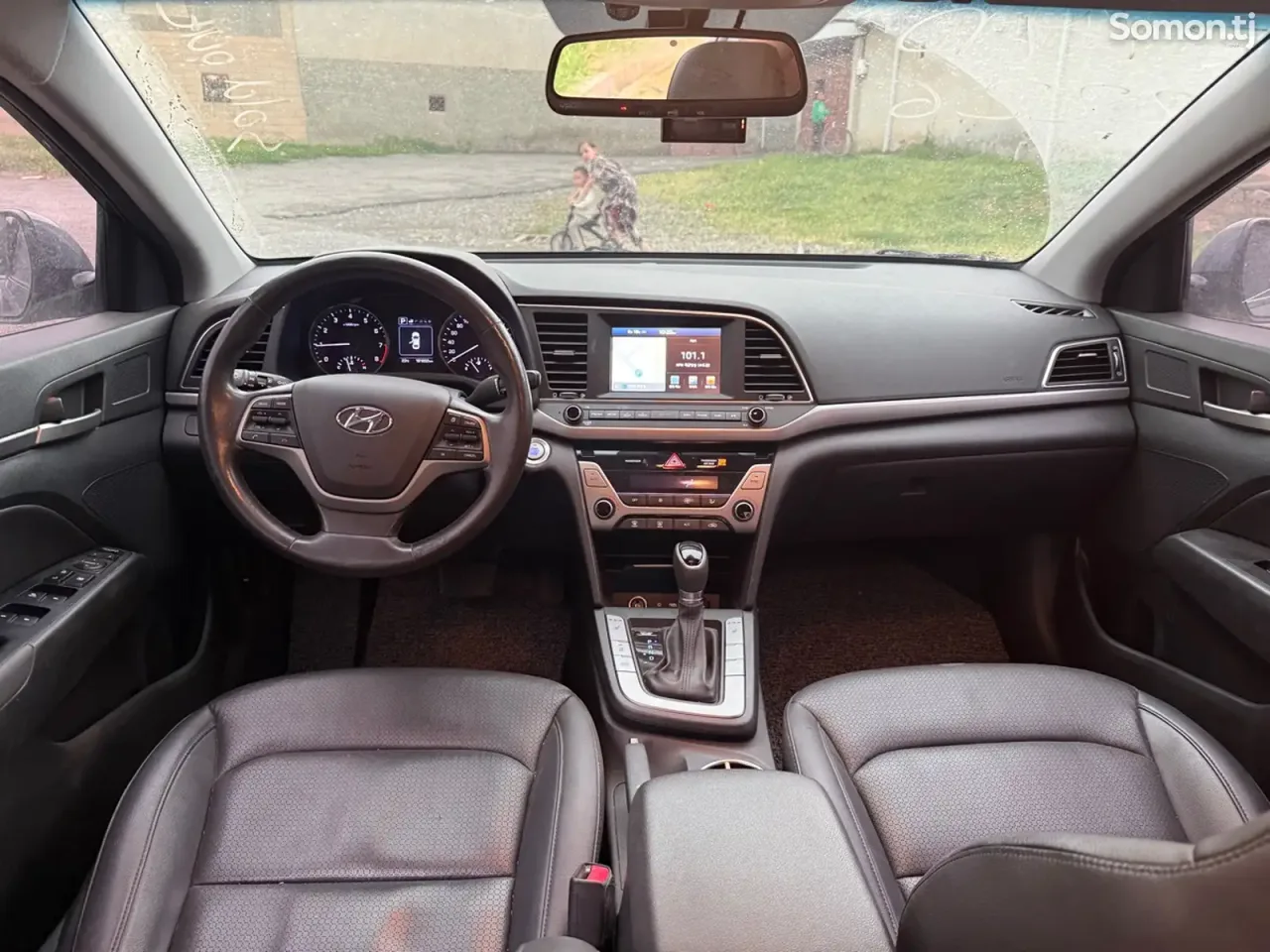 Hyundai Avante 2015 · 1.6 AT