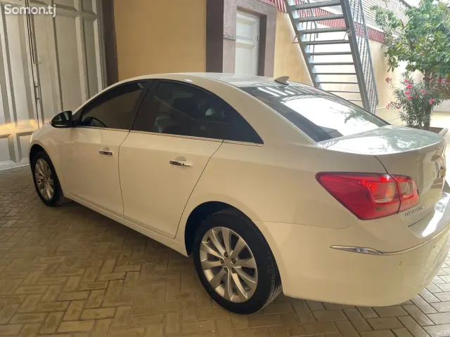 Chevrolet Cruze 2016 · 1.8 AT