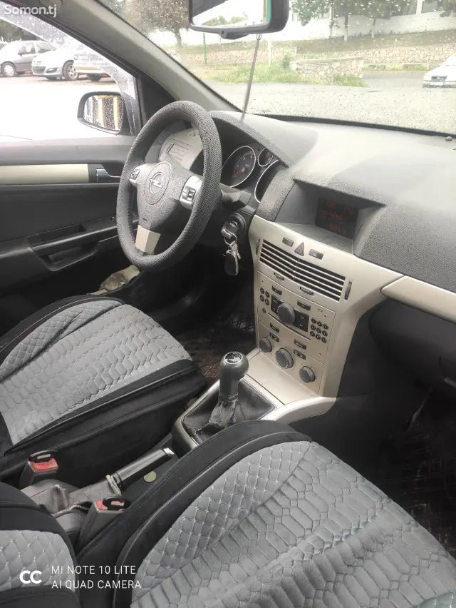 Opel Astra H 2007 · 1.7 MT
