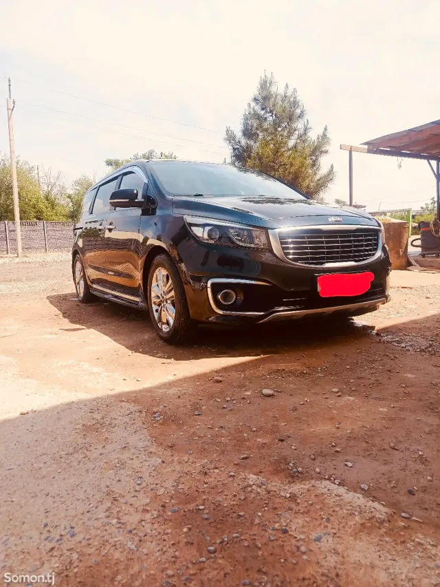 Kia Carnival 2014 · 2.2 AT