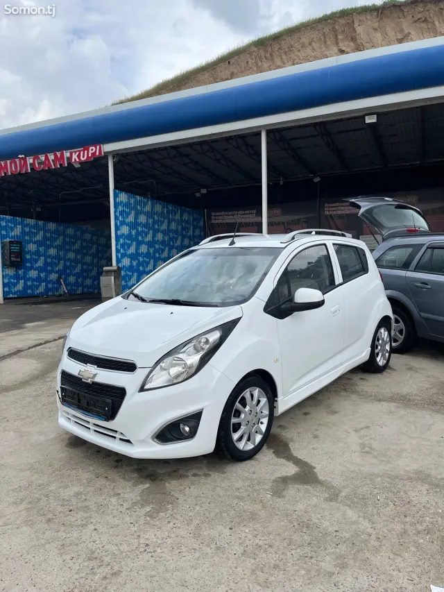 Chevrolet Spark 2015 · 1.3 AT