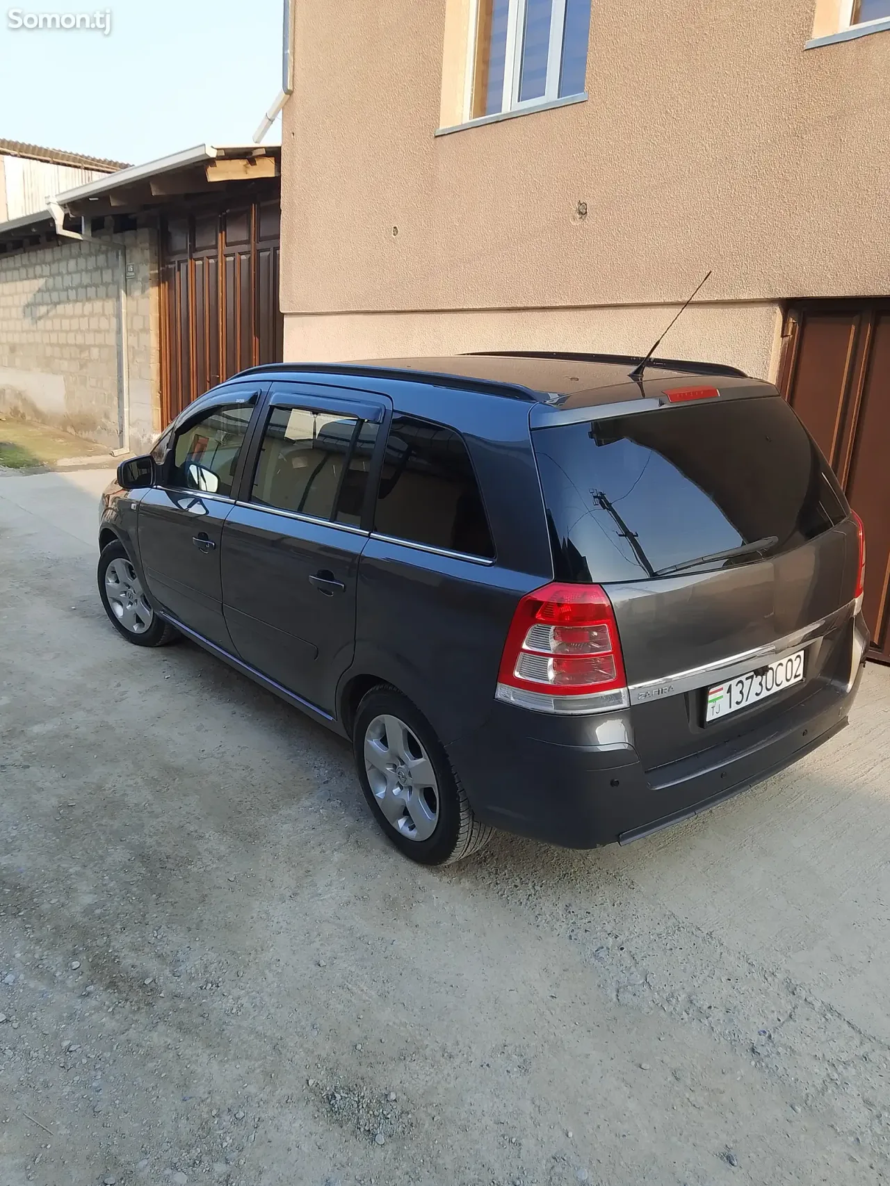 Opel Zafira 2010 · 1.8 MT