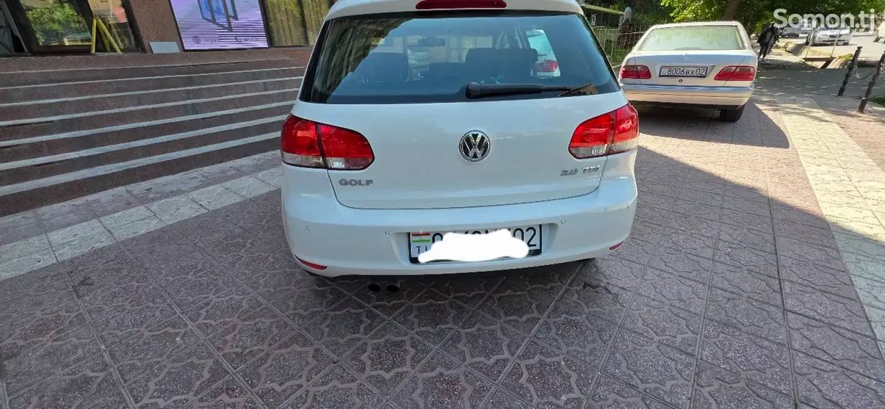 Volkswagen Golf 2010 · 2.0 AT