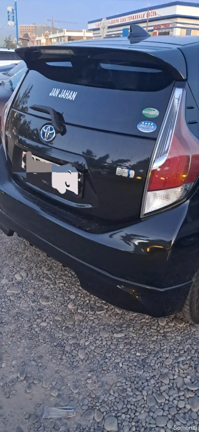 Toyota Aqua 2015 · 1.5 AT