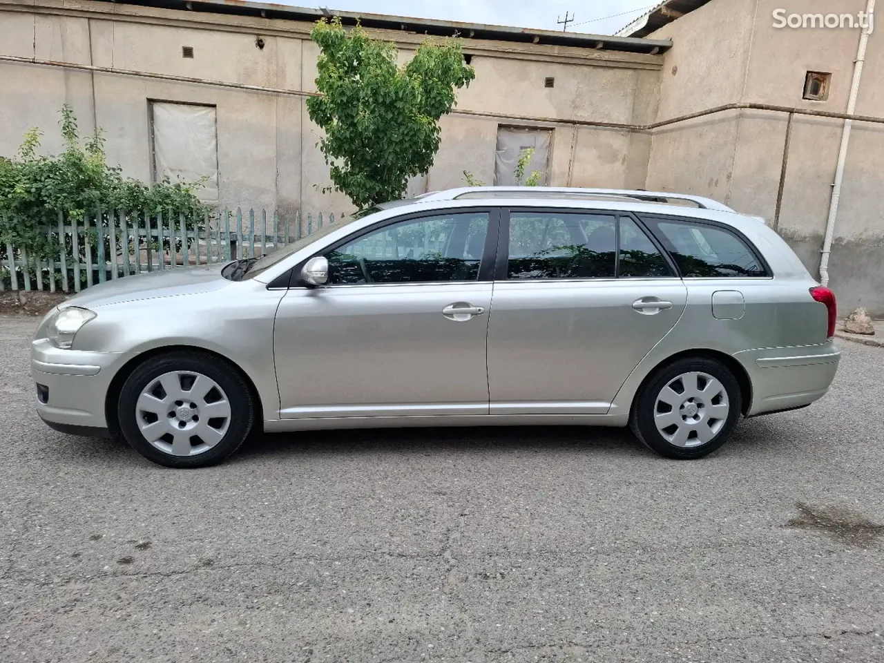 Toyota Avensis 2006 · 2.0 AT