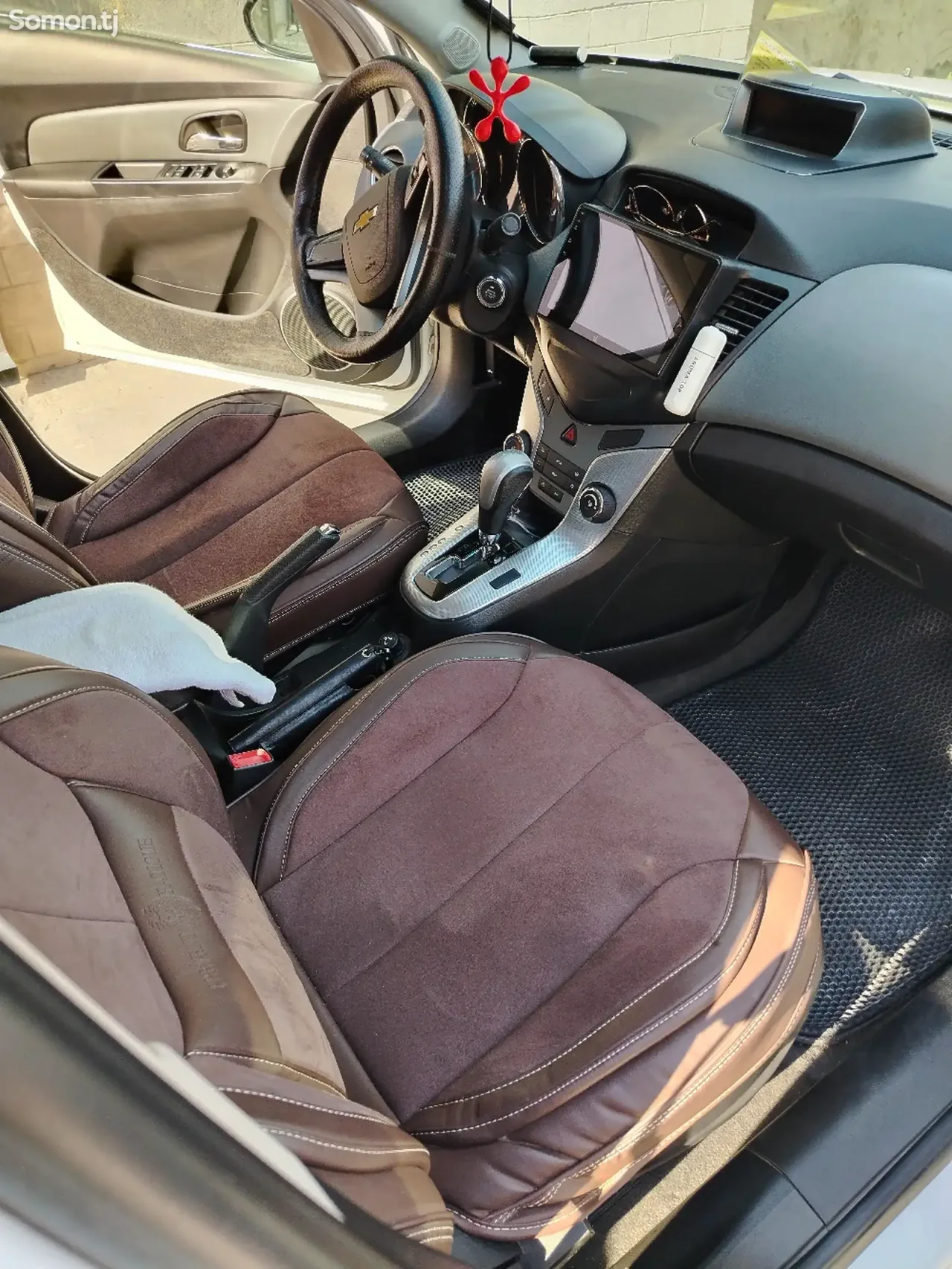 Chevrolet Cruze 2011 · 1.8 AT
