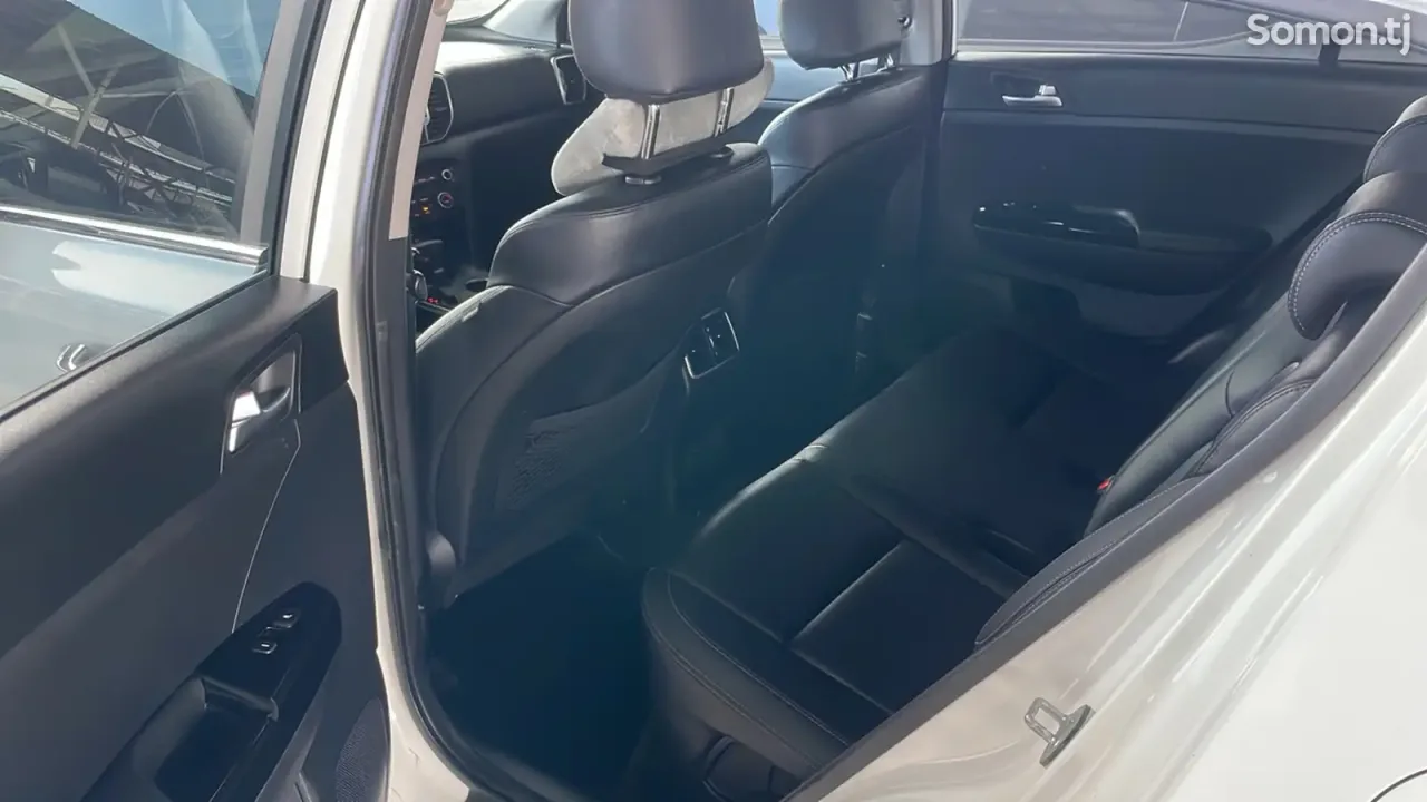 Kia Sportage 2016 · 2.0 AT