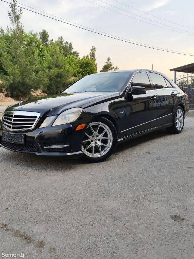 Mercedes-Benz E class 2011 · 3.5 AT