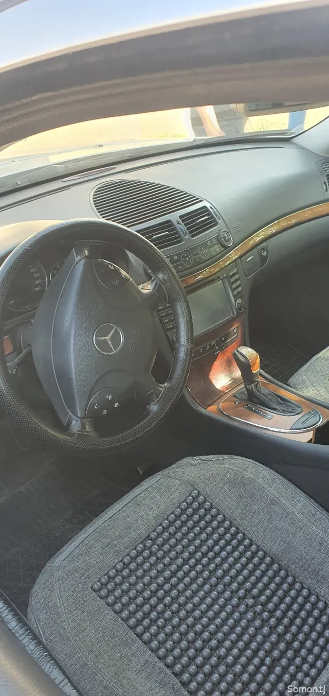 Mercedes-Benz E class 2004 · 2.4 AT