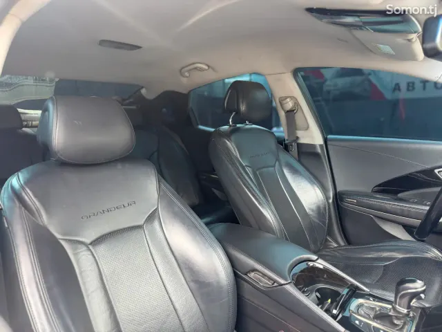 Hyundai Grandeur 2011 · 2.4 AT