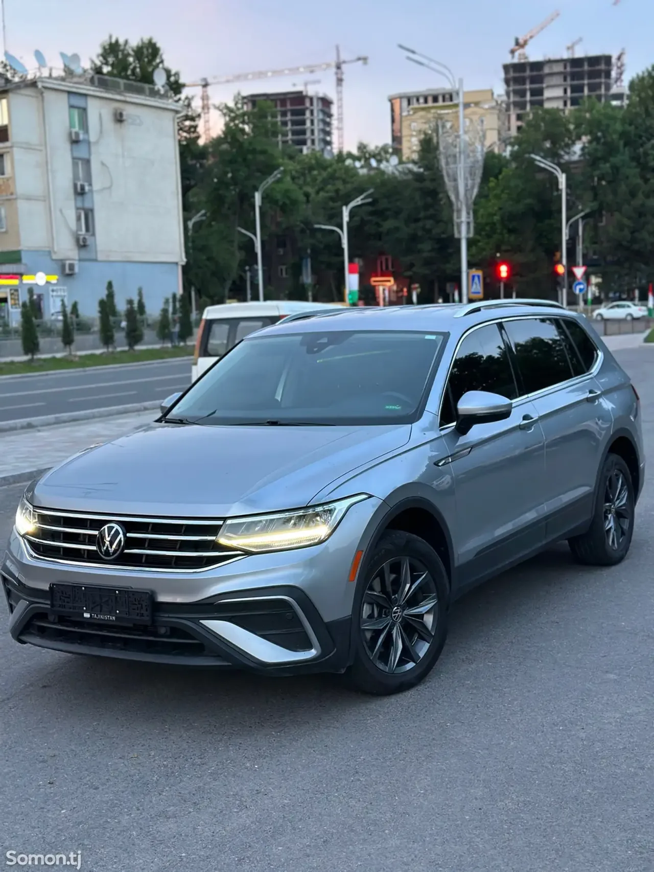 Volkswagen Tiguan 2023 · 2.0 AT