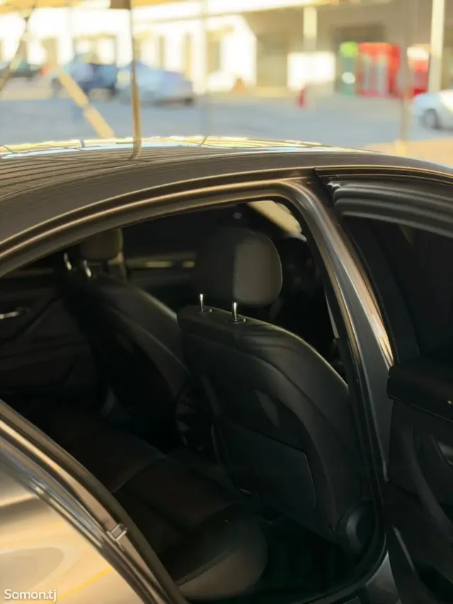 BMW 5 series 2015 · 2.0 AT