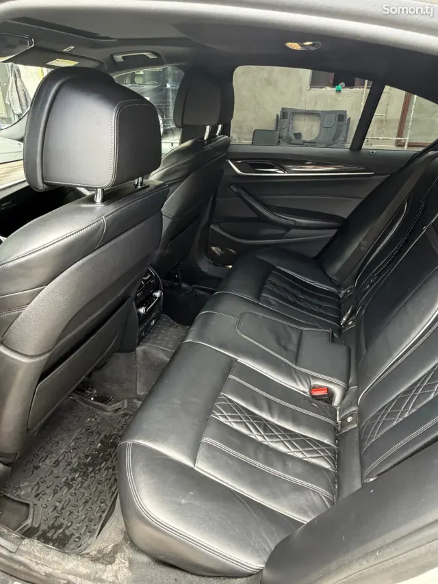 BMW 5 series 2017 · 2.0 AT
