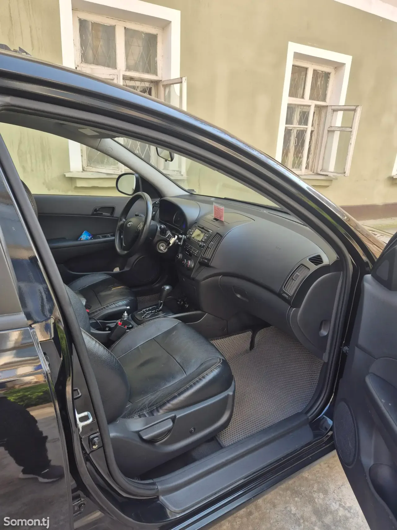 Hyundai Elantra 2011 · 2.0 AT