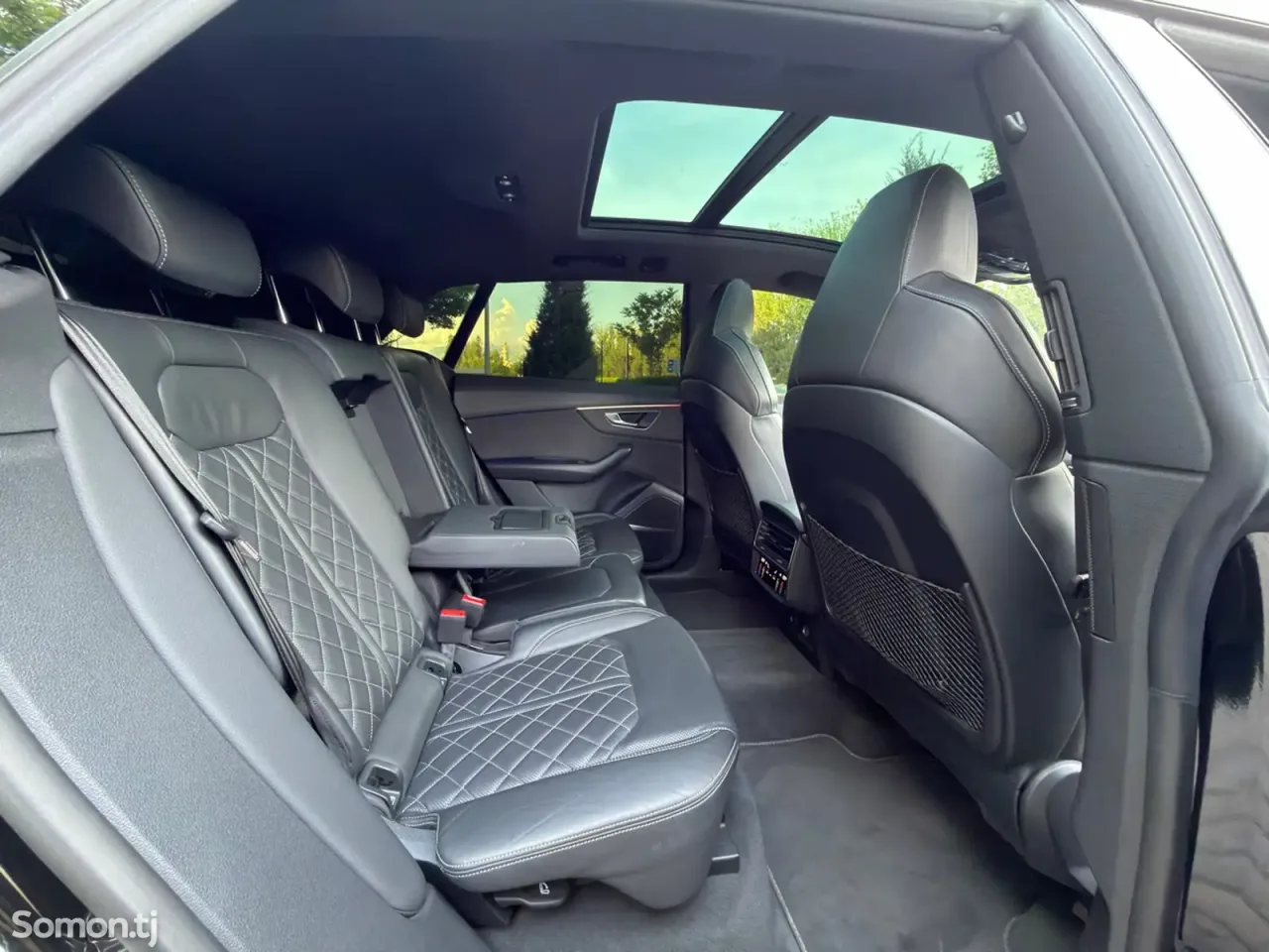 Audi Q8 2024 · 4.0 AT