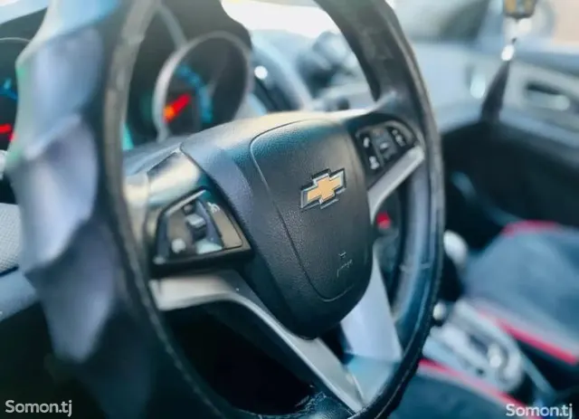 Chevrolet Cruze 2016 · 1.8 AT