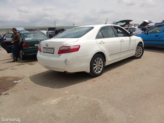 Toyota Camry 2006 · 2.4 MT