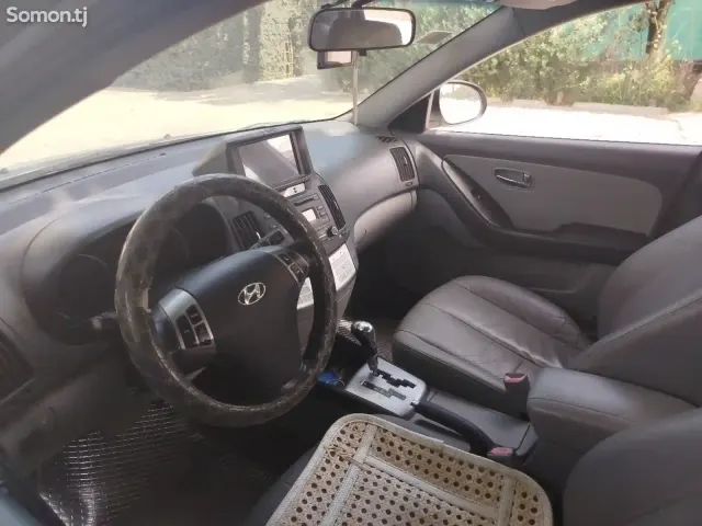 Hyundai Avante 2010 · 1.6 AT