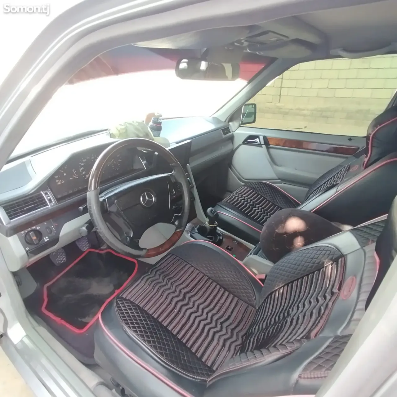 Mercedes-Benz W124 1995 · 2.7 MT