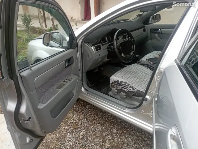 Chevrolet Lacetti 2011 · 1.6 AT
