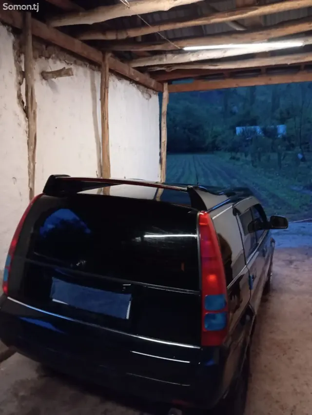 Honda HR-V 2002 · 1.6 MT
