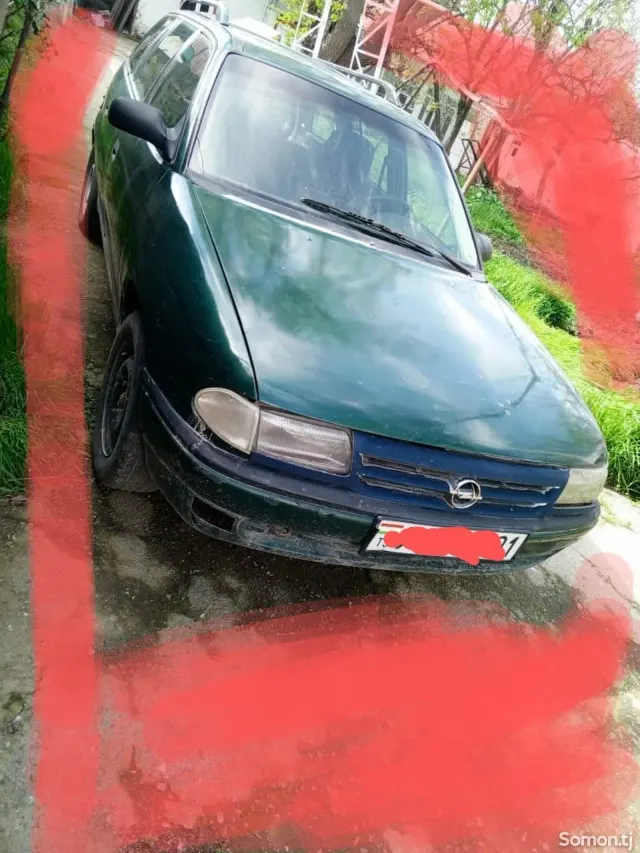 Opel Astra F 1993 · 1.6 MT