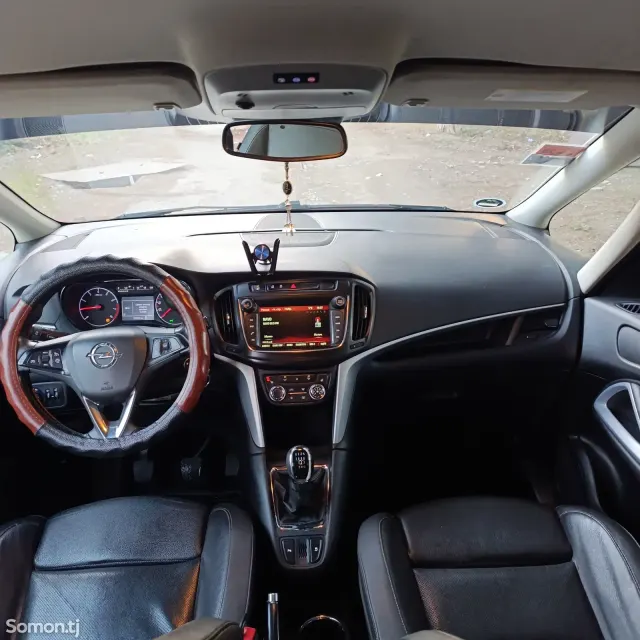 Opel Zafira 2017 · 1.6 MT