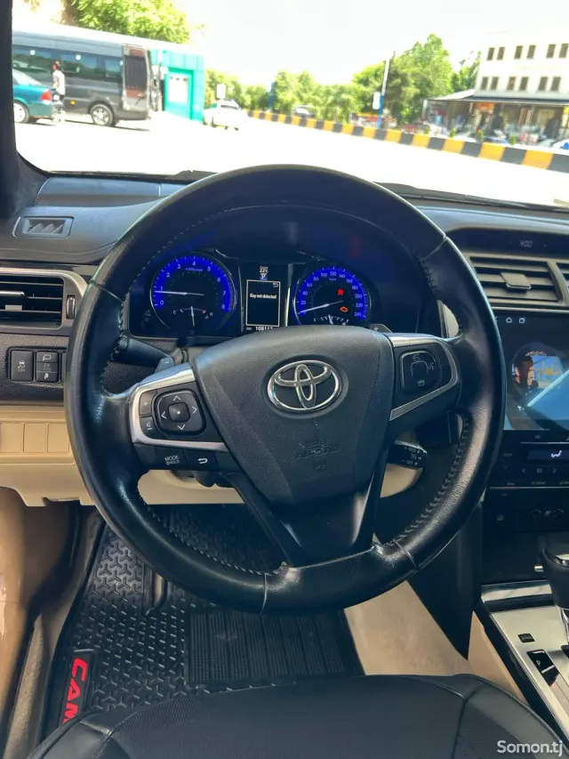 Toyota Camry 2016 · 2.5 AT