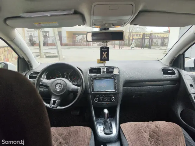 Volkswagen Golf 2011 · 2.0 AT