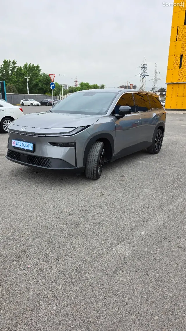 Toyota bZ3X 2025 · AT