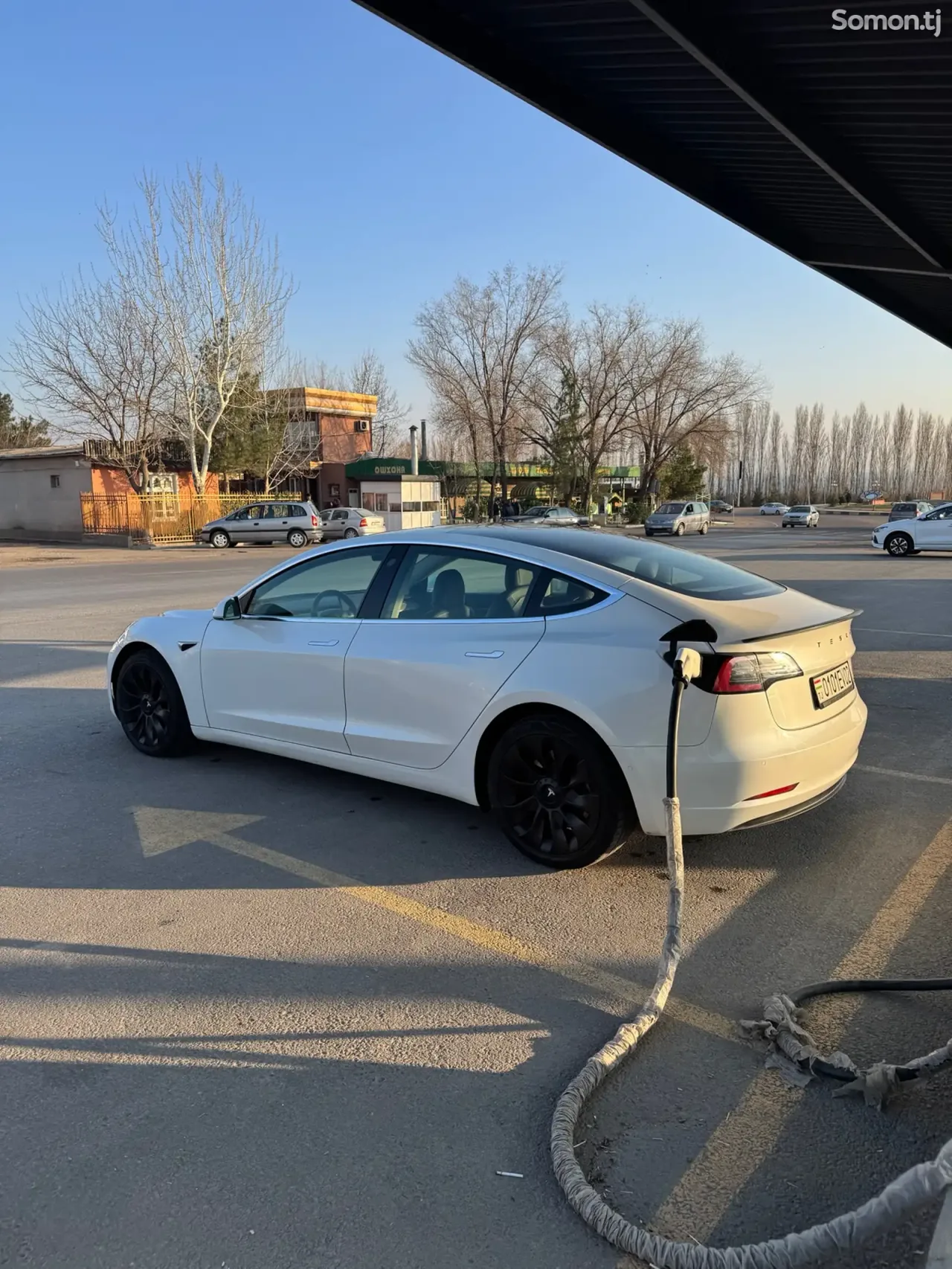 Tesla Model 3 2021 · AT