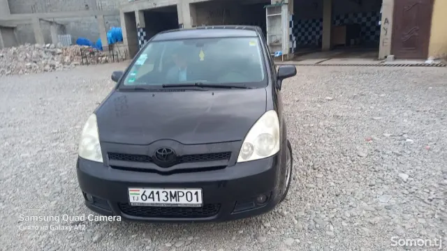 Toyota Corolla Verso 2006 · 2.2 MT