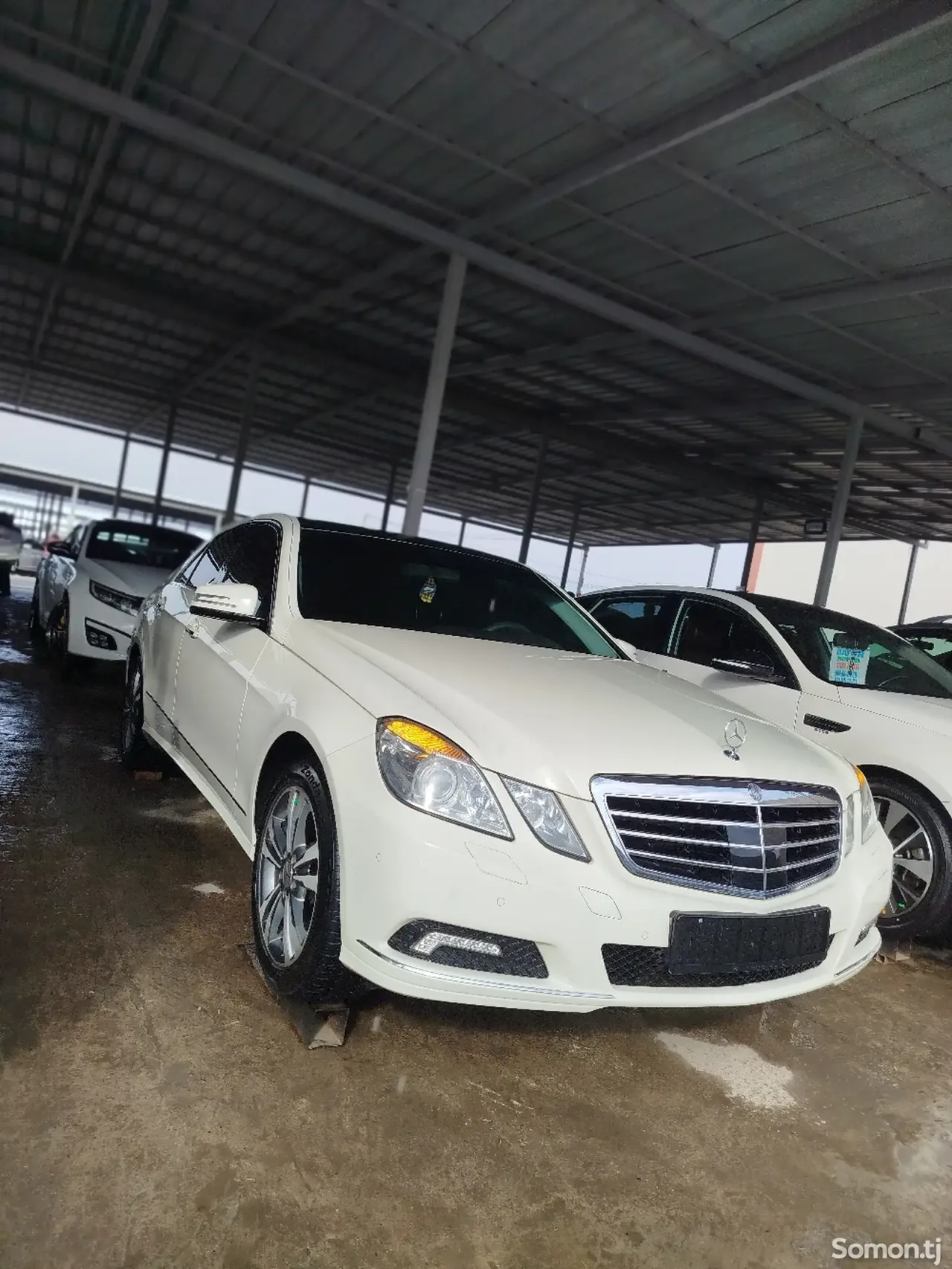 Mercedes-Benz E class 2011 · 2.0 AT
