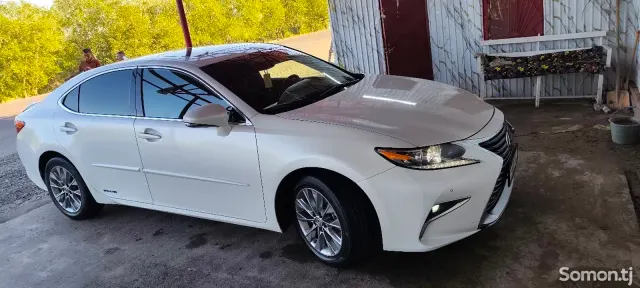 Lexus ES series 2014 · 3.0 AT