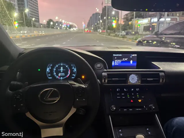 Lexus IS series 2014 · 2.5 AT