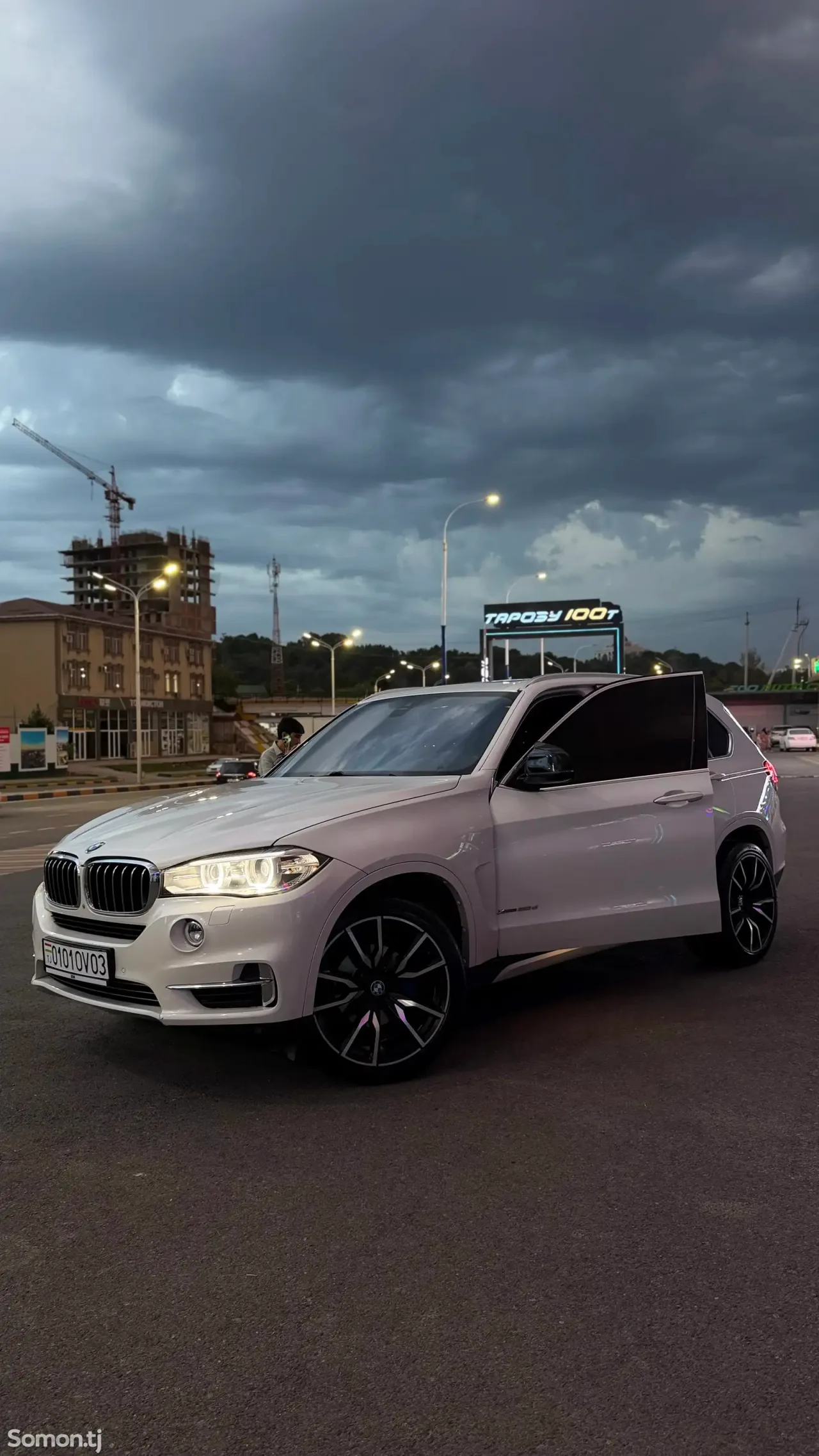 BMW M5 2016 · 3.0 AT