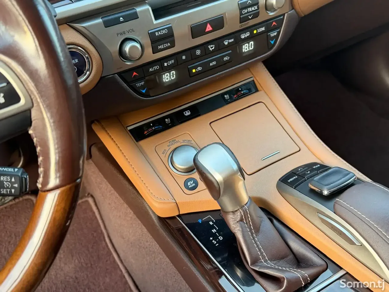Lexus ES series 2016 · 2.5 AT