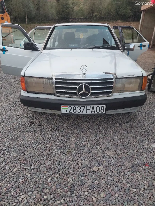 Mercedes-Benz W124 1991 · 2.2 MT