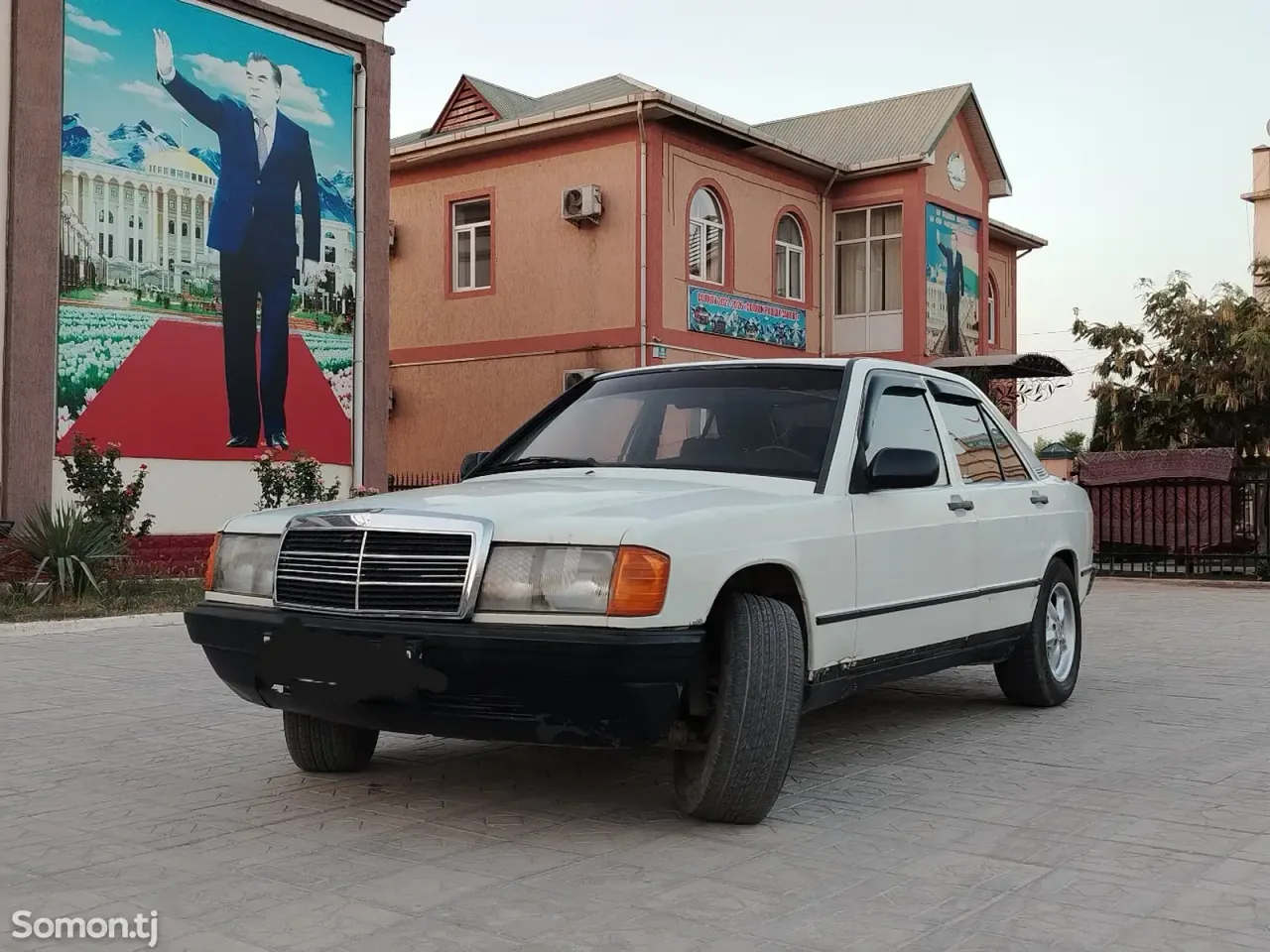 Mercedes-Benz W201 1988 · 1.8 MT