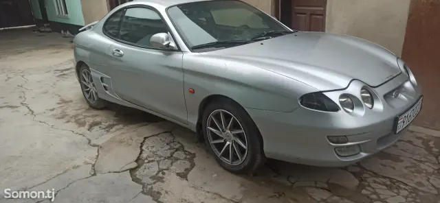Hyundai Tiburon 2001 · 2.0 MT