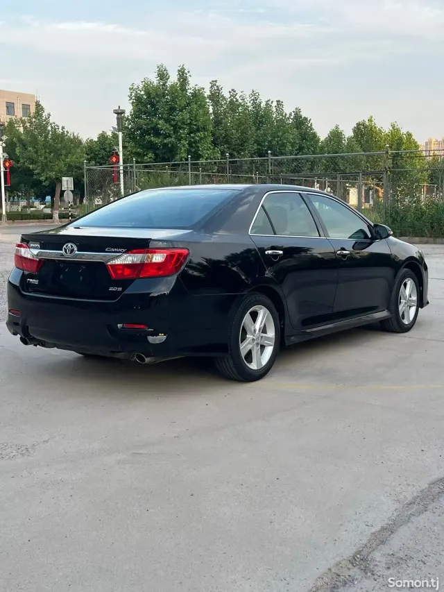 Toyota Camry 2014 · 2.0 AT