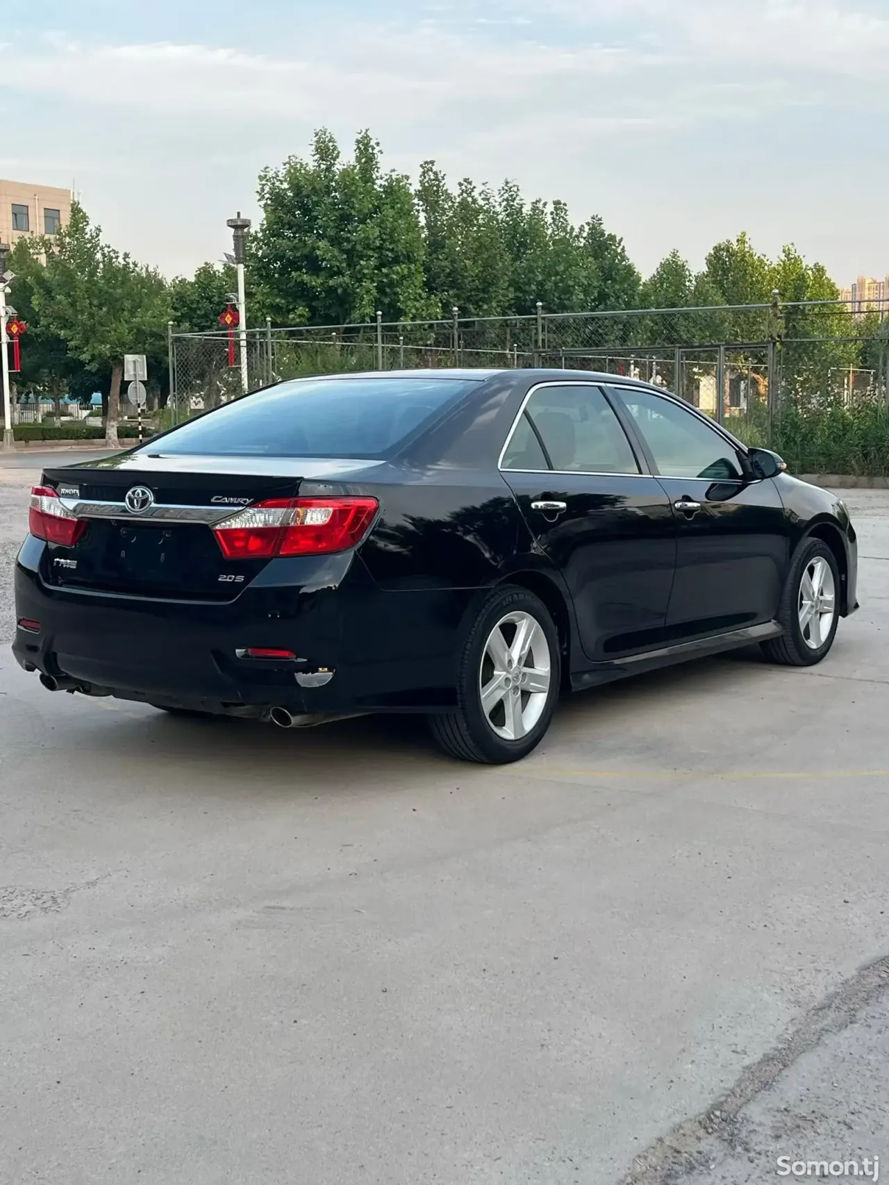 Toyota Camry 2014 · 2.0 AT