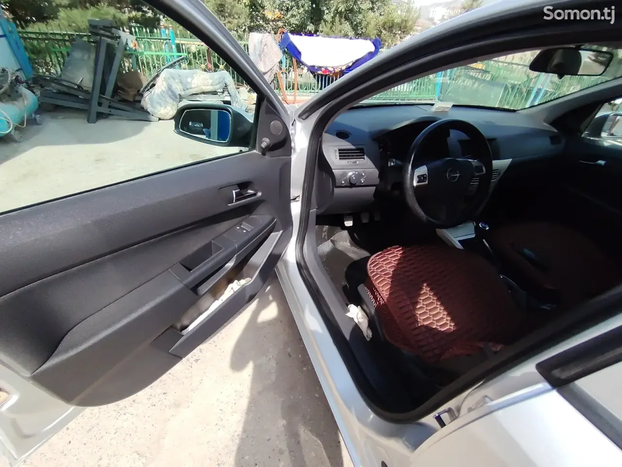 Opel Astra H 2007 · 1.6 MT