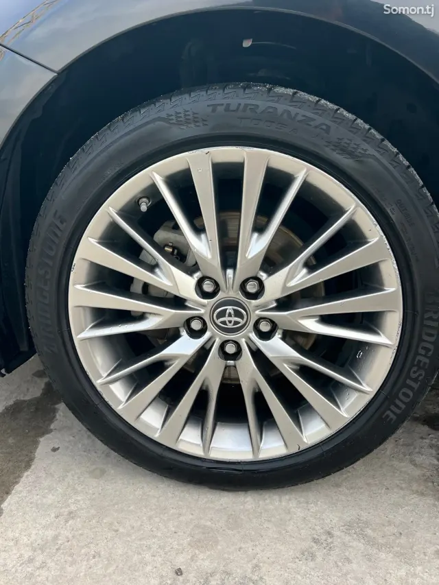 Toyota Camry 2019 · 2.5 AT