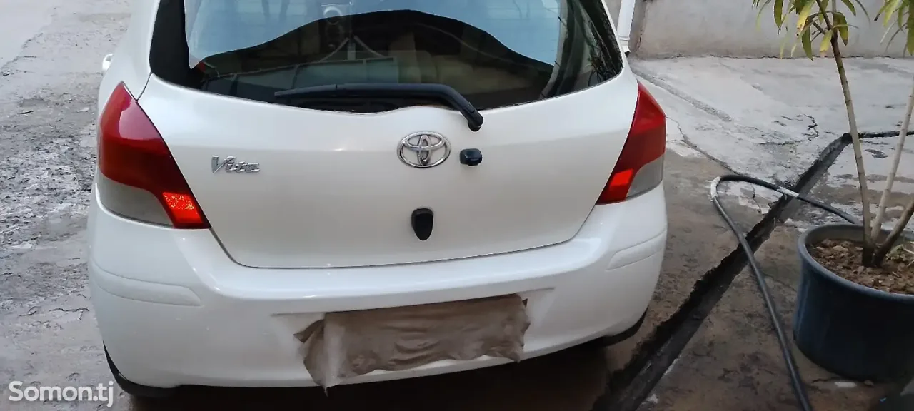 Toyota Vitz 2010 · 1.5 AT
