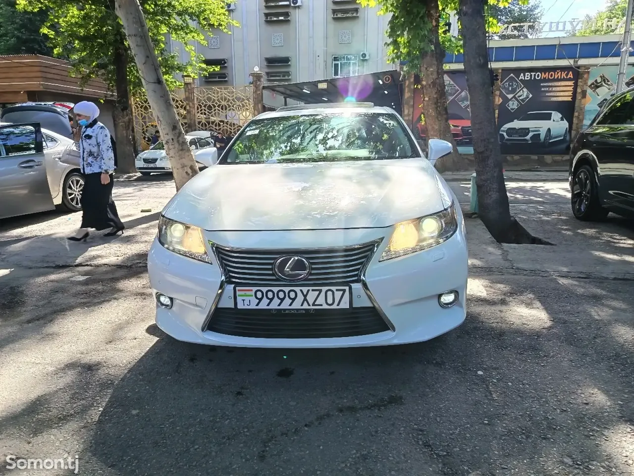 Lexus ES series 2014 · 2.5 AT